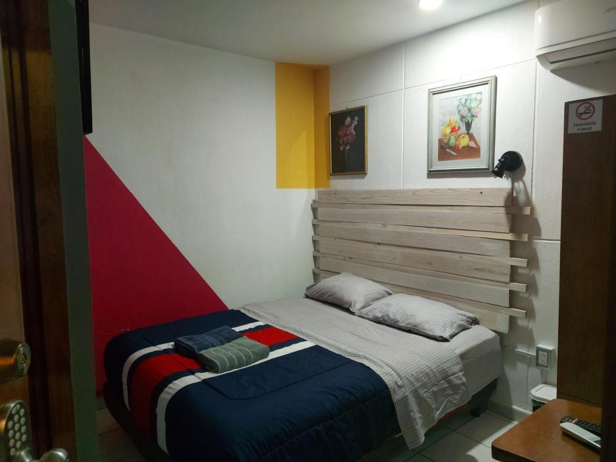 Отель Casa D Miros Familias , Grupos Y Empresas Max 20 P Гвадалахара Экстерьер фото